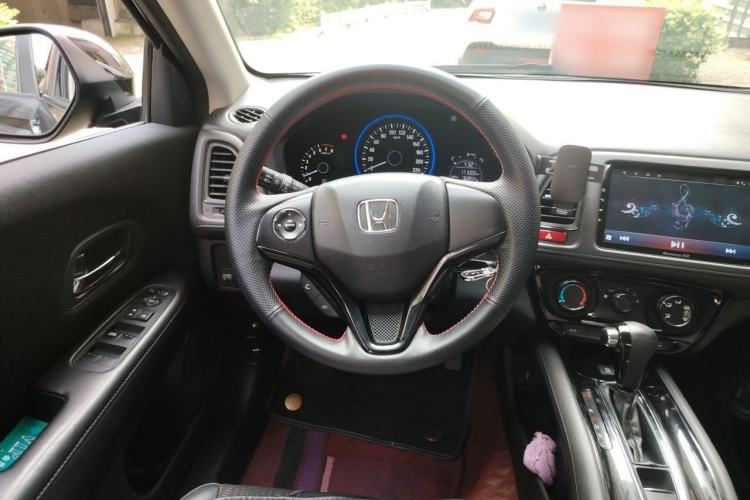 Used Honda Vezel 2015 1.8L CVT 2WD Elite Model Steering Wheel
