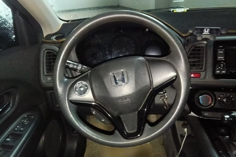 Used Honda Vezel 2015 1.8L CVT 2WD Elite Model Steering Wheel