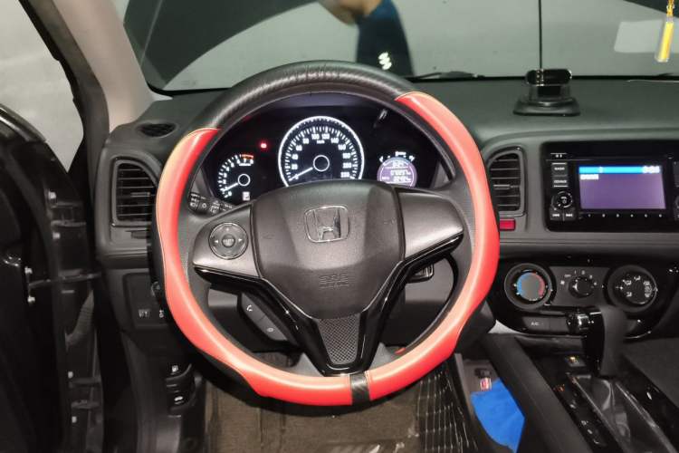 Used Honda Vezel 2015 1.8L CVT 2WD Elite Model Steering Wheel