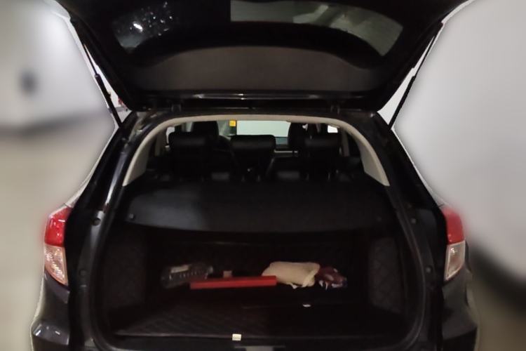 Used Honda Vezel 2015 1.5L CVT two-wheel drive Comfort trim Trunk