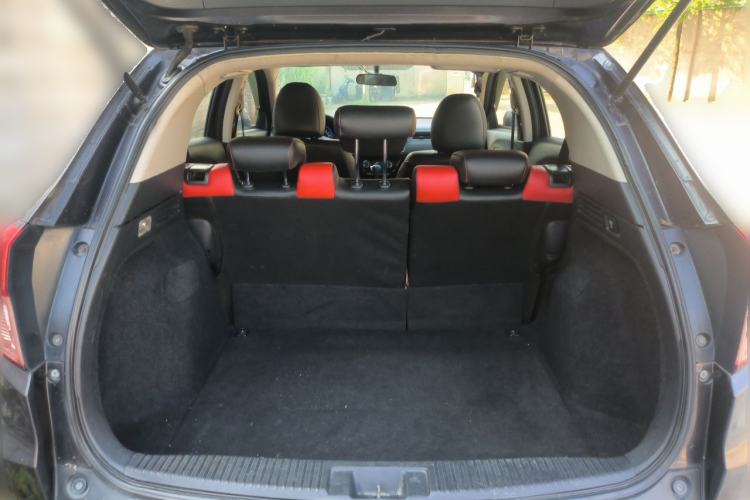 Used Honda Vezel 2015 1.8L CVT 2WD Elite Model Trunk
