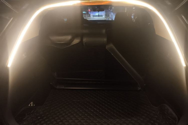 Used Honda Vezel 2015 1.5L CVT two-wheel drive Comfort trim Trunk