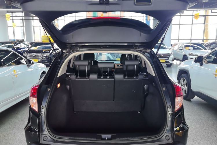 Used Honda Vezel 2015 1.8L CVT 2WD Luxury Model Trunk