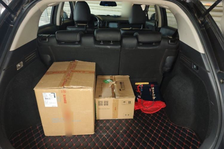 Used Honda Vezel 2015 1.5L CVT two-wheel drive Comfort trim Trunk