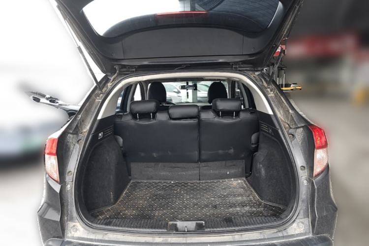 Used Honda Vezel 2015 1.5L CVT two-wheel drive Comfort trim Trunk