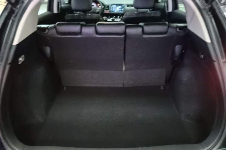 Used Honda Vezel 2015 1.8L CVT 2WD Luxury Model Trunk