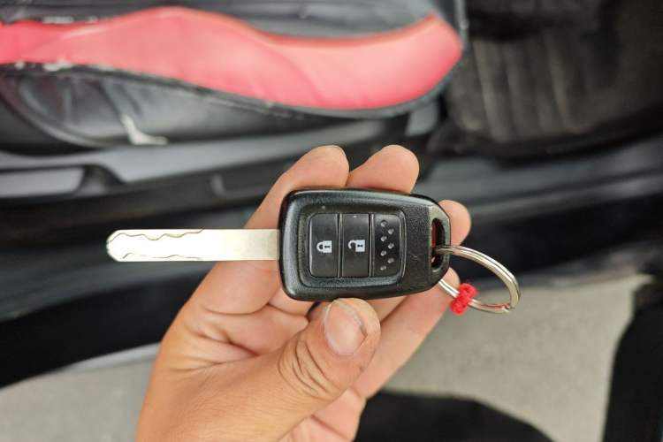 Used Honda Vezel 2015 1.5L CVT two-wheel drive Comfort trim Vehicle Key