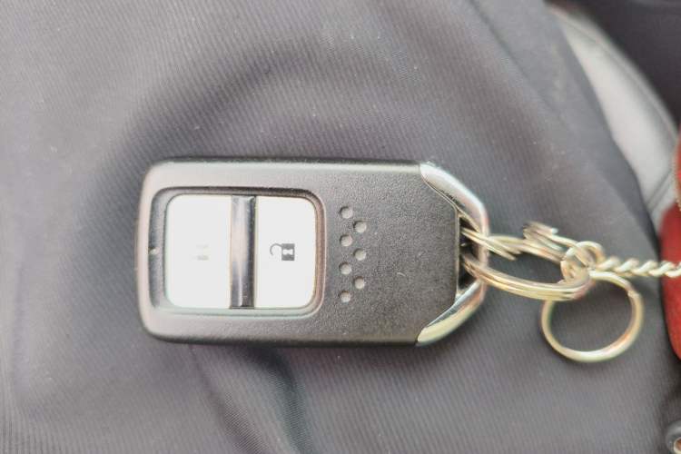 Used Honda Vezel 2015 1.8L CVT Four-Wheel Drive Flagship Model Vehicle Key