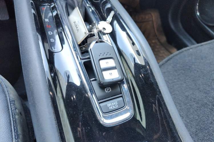 Used Honda Vezel 2015 1.8L CVT 2WD Luxury Model Vehicle Key