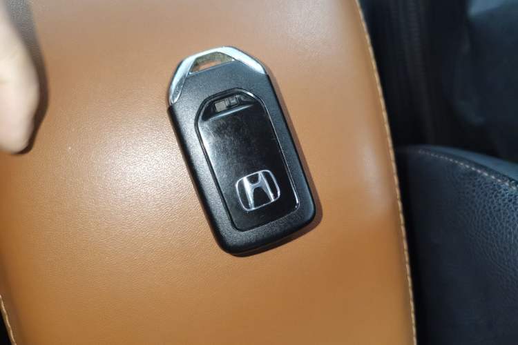 Used Honda Vezel 2015 1.8L CVT 2WD Luxury Model Vehicle Key