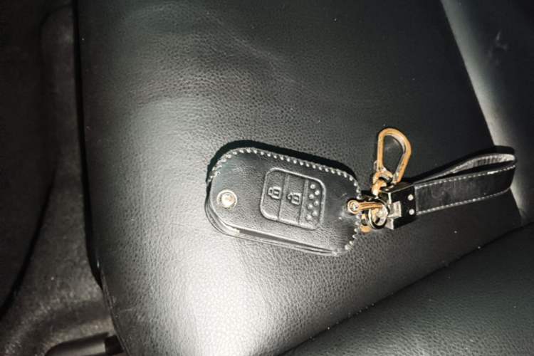 Used Honda Vezel 2015 1.5L CVT two-wheel drive Comfort trim Vehicle Key
