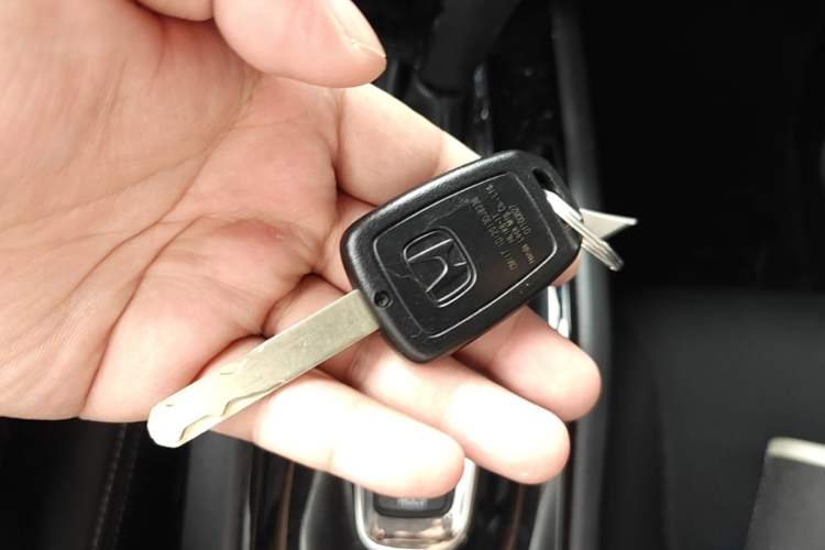 Used Honda Vezel 2015 1.5L CVT two-wheel drive Comfort trim Vehicle Key