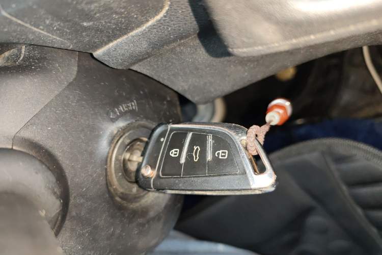 Used Honda Vezel 2015 1.5L CVT two-wheel drive Comfort trim Vehicle Key