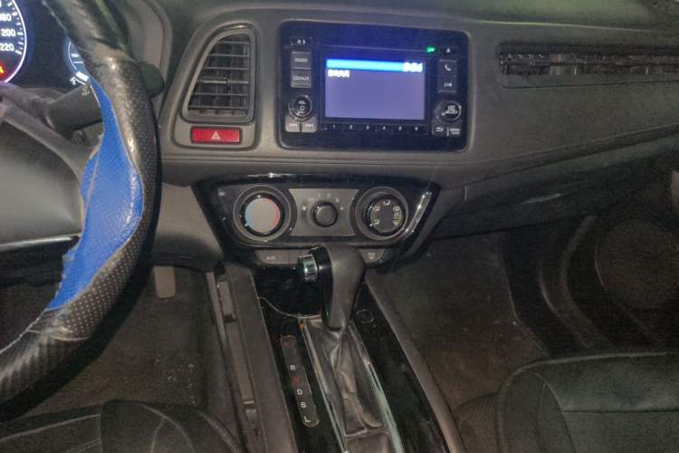 Used Honda Vezel 2015 1.5L CVT two-wheel drive Comfort trim Audio And AC Panel