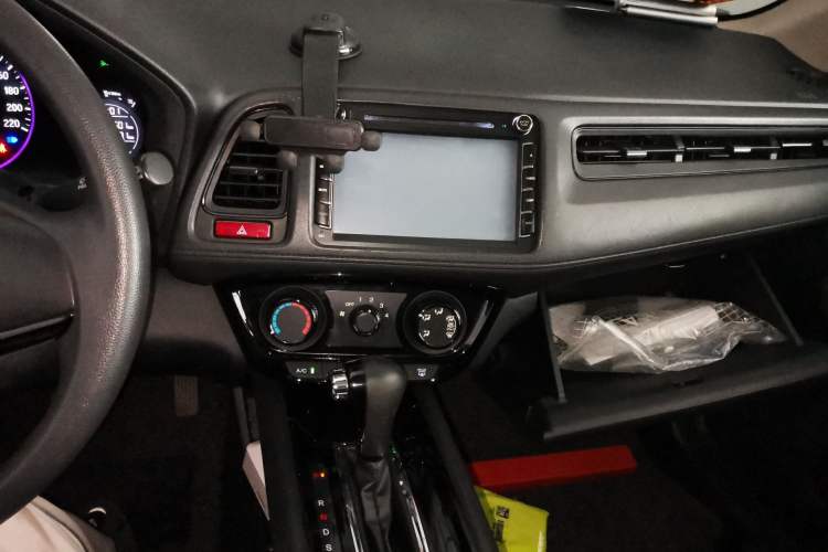 Used Honda Vezel 2015 1.5L CVT two-wheel drive Comfort trim Audio And AC Panel