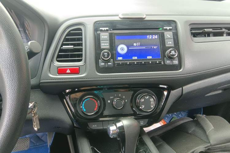 Used Honda Vezel 2015 1.5L CVT two-wheel drive Comfort trim Audio And AC Panel