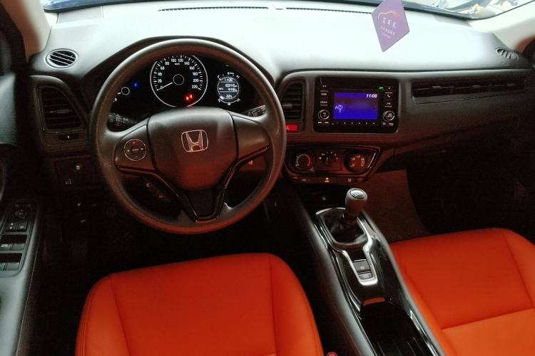 Used Honda Vezel 2015 1.8L Manual Two-Wheel Drive Elite Version Center Console