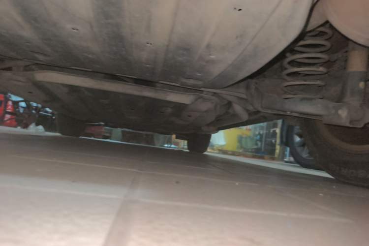 Used Honda Vezel 2015 1.5L CVT two-wheel drive Comfort trim Chassis Rear