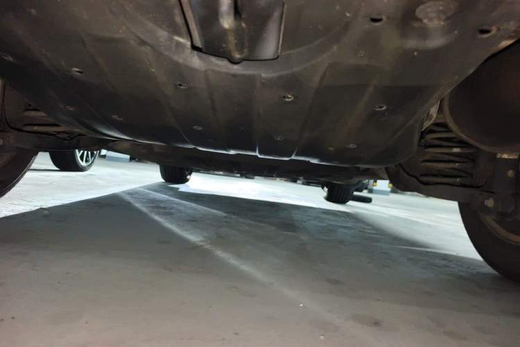 Used Honda Vezel 2015 1.5L CVT two-wheel drive Comfort trim Chassis Rear