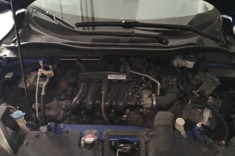 Used Honda Vezel 2015 1.5L CVT two-wheel drive Comfort trim Engine Bay