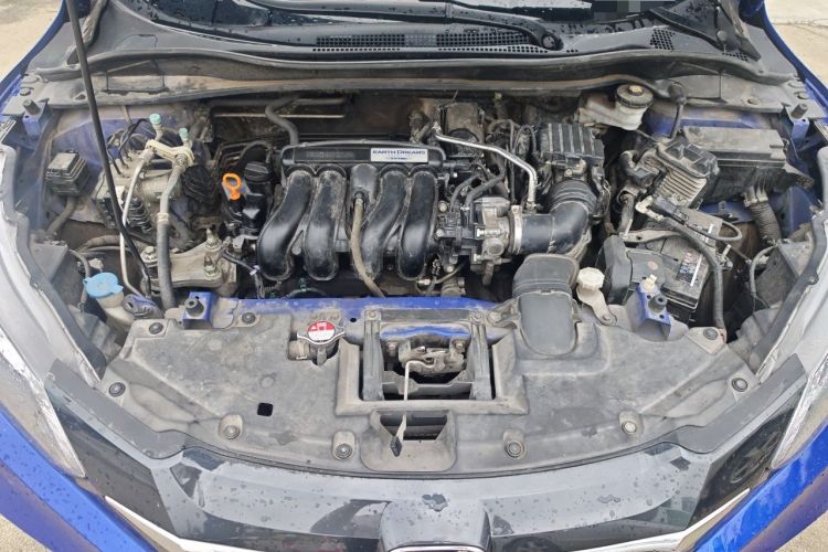 Used Honda Vezel 2015 1.5L manual two-wheel drive Comfort trim level Engine Bay