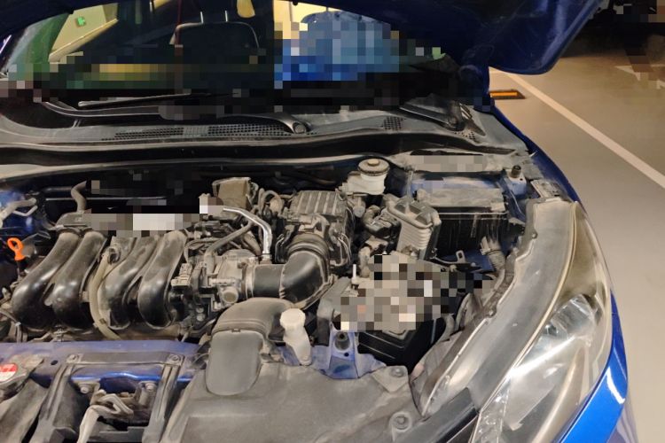 Used Honda Vezel 2015 1.5L CVT two-wheel drive Comfort trim Engine Bay Left