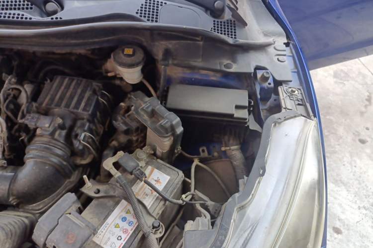 Used Honda Vezel 2015 1.5L CVT two-wheel drive Comfort trim Engine Bay Left