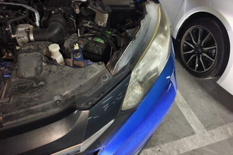 Used Honda Vezel 2015 1.5L CVT two-wheel drive Comfort trim Engine Bay Left