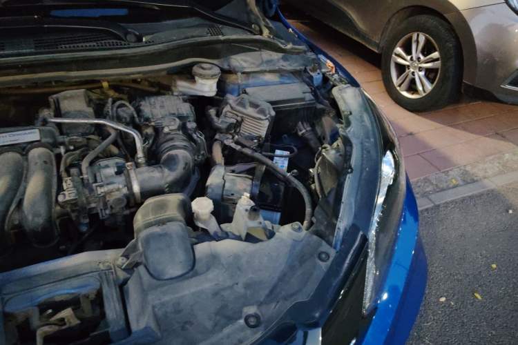 Used Honda Vezel 2015 1.5L CVT two-wheel drive Comfort trim Engine Bay Left