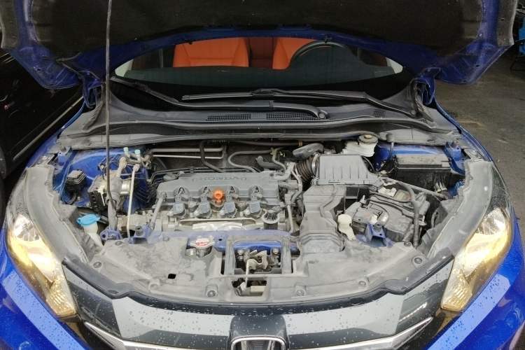 Used Honda Vezel 2015 1.8L Manual Two-Wheel Drive Elite Version Engine Bay