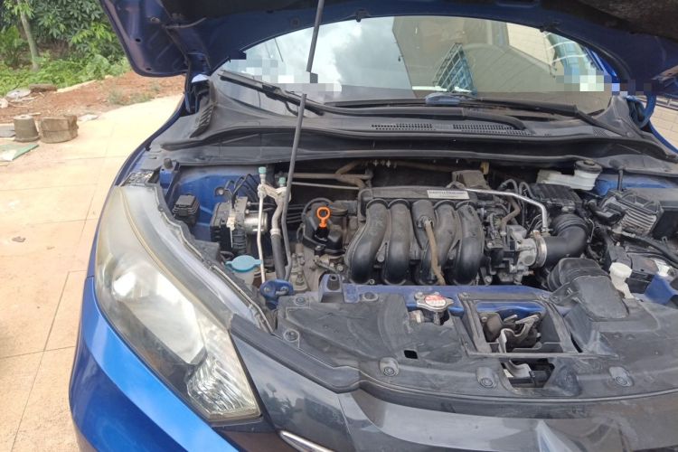 Used Honda Vezel 2015 1.5L CVT two-wheel drive Comfort trim Engine Bay Right