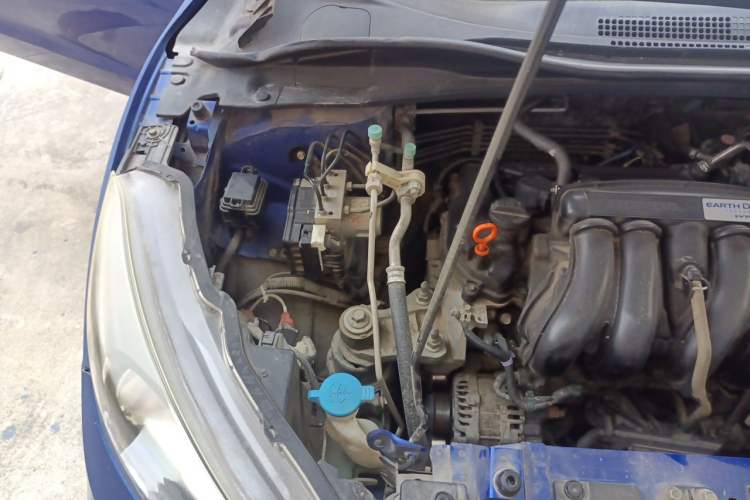 Used Honda Vezel 2015 1.5L CVT two-wheel drive Comfort trim Engine Bay Right