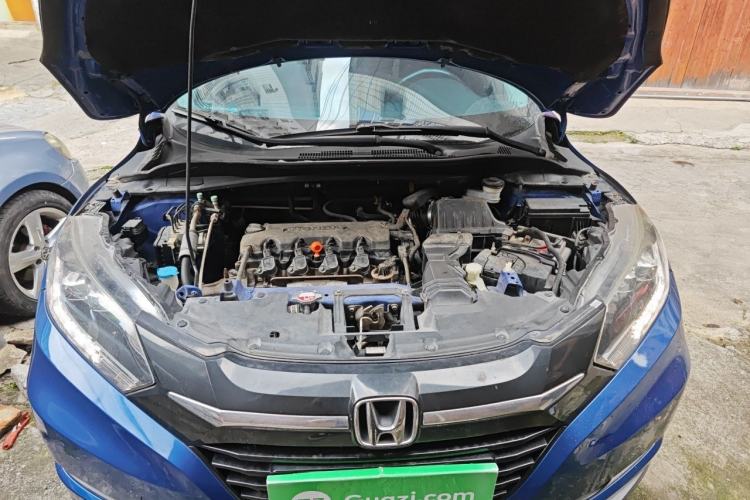 Used Honda Vezel 2015 1.8L CVT 2WD Luxury Model Engine Bay