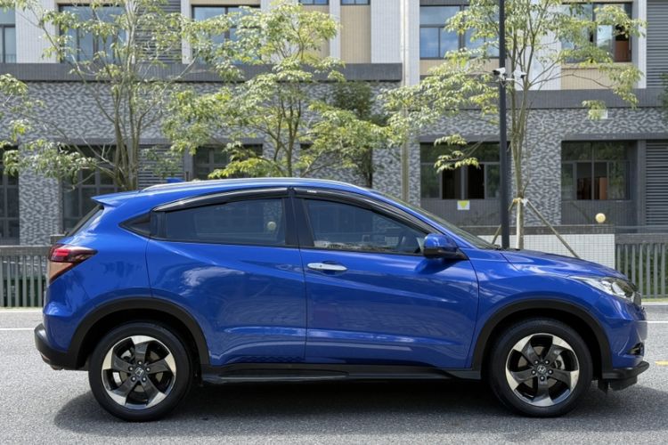 Used Honda Vezel 2015 1.8L CVT 2WD Luxury Model Exterior 3