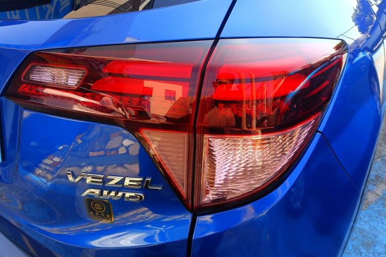 Used Honda Vezel 2015 1.8L CVT Four-Wheel Drive Flagship Model Exterior 6