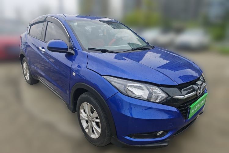 Used Honda Vezel 2015 1.5L manual two-wheel drive Comfort trim level Front Right 45 Deg