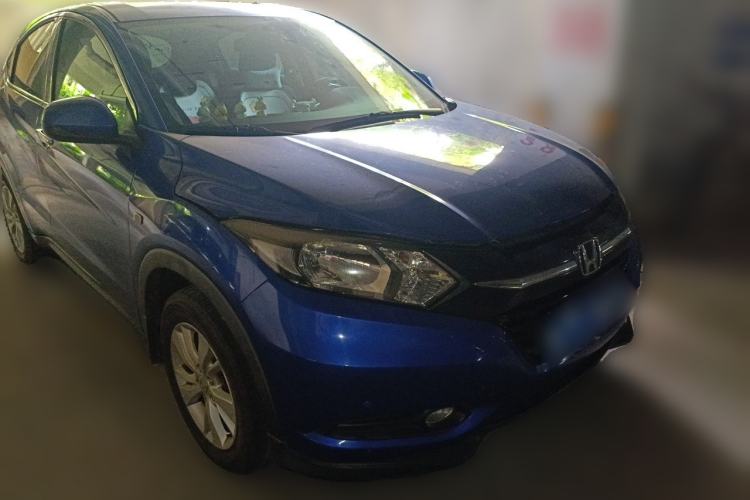 Used Honda Vezel 2015 1.5L CVT two-wheel drive Comfort trim Front Right 45 Deg