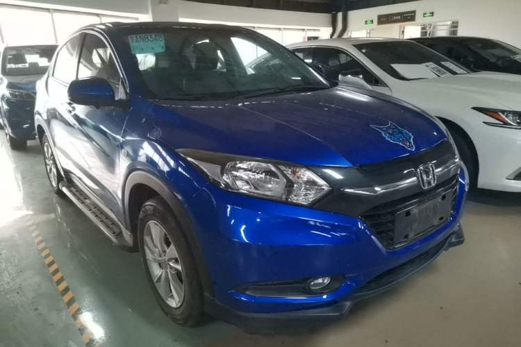 Used Honda Vezel 2015 1.5L CVT two-wheel drive Comfort trim Front Right 45 Deg