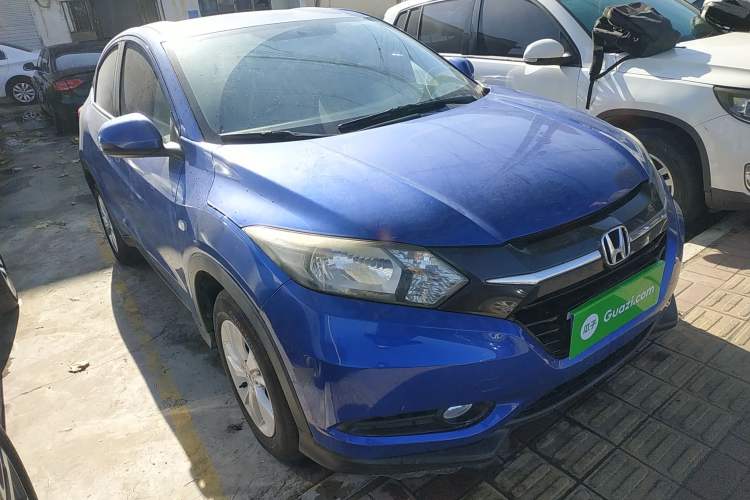 Used Honda Vezel 2015 1.5L CVT two-wheel drive Comfort trim Front Right 45 Deg