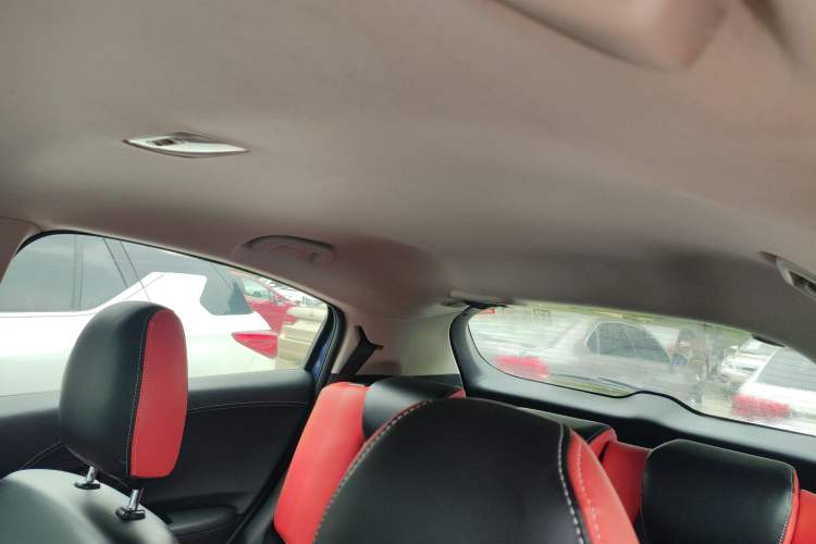 Used Honda Vezel 2015 1.5L CVT two-wheel drive Comfort trim Headliner
