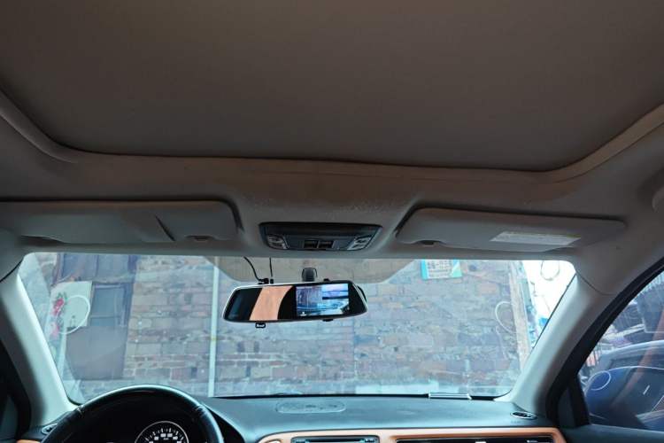 Used Honda Vezel 2015 1.8L CVT 2WD Luxury Model Headliner