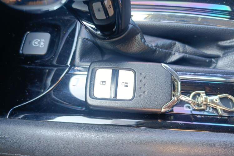 Used Honda Vezel 2015 1.8L CVT Four-Wheel Drive Flagship Model Interior 1