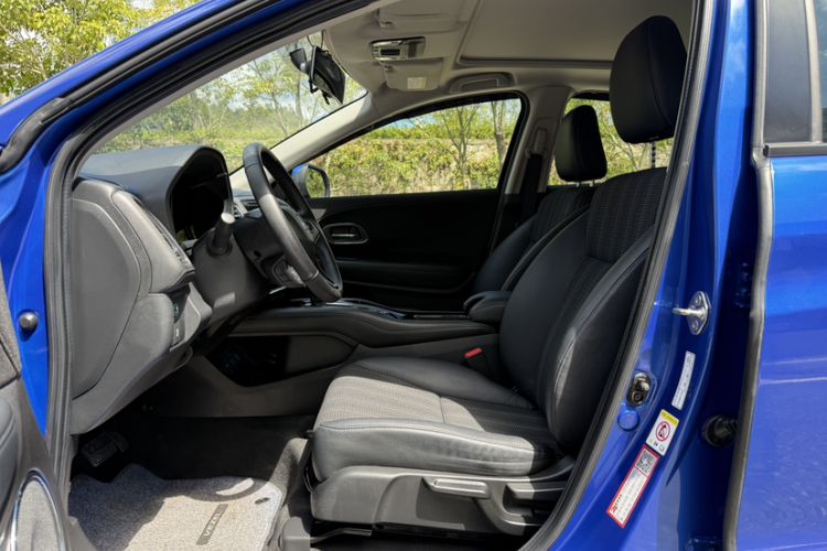 Used Honda Vezel 2015 1.8L CVT 2WD Luxury Model Interior 3