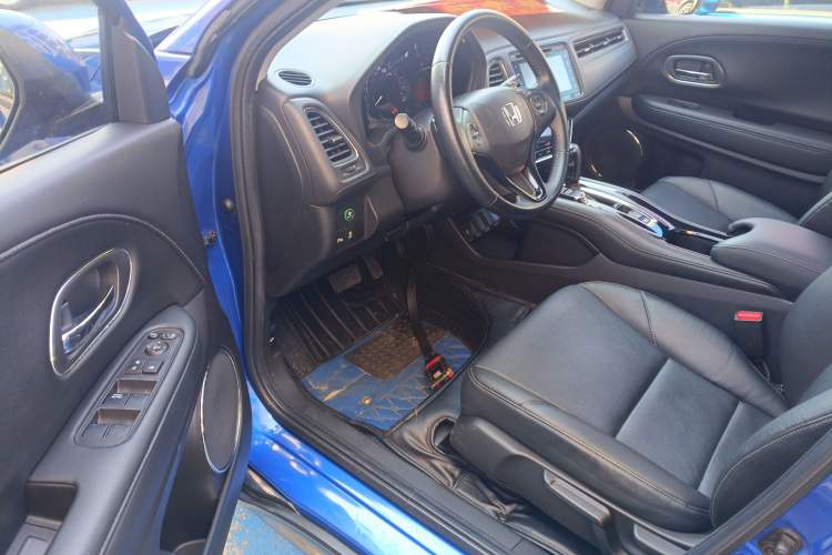 Used Honda Vezel 2015 1.8L CVT Four-Wheel Drive Flagship Model Interior 3