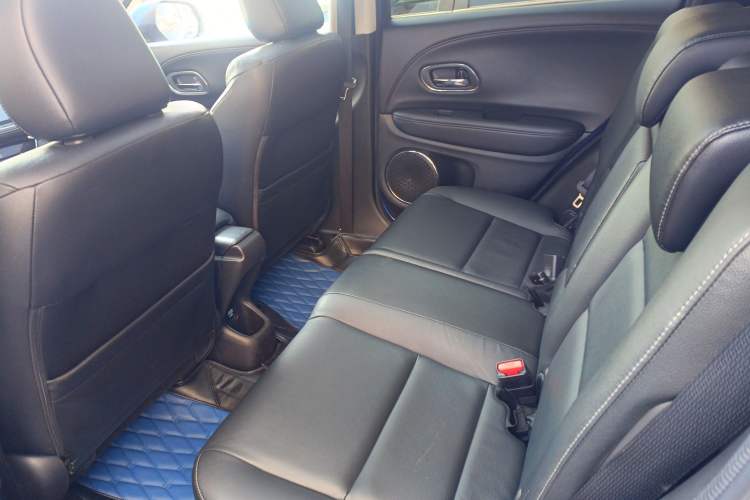 Used Honda Vezel 2015 1.8L CVT Four-Wheel Drive Flagship Model Interior 4