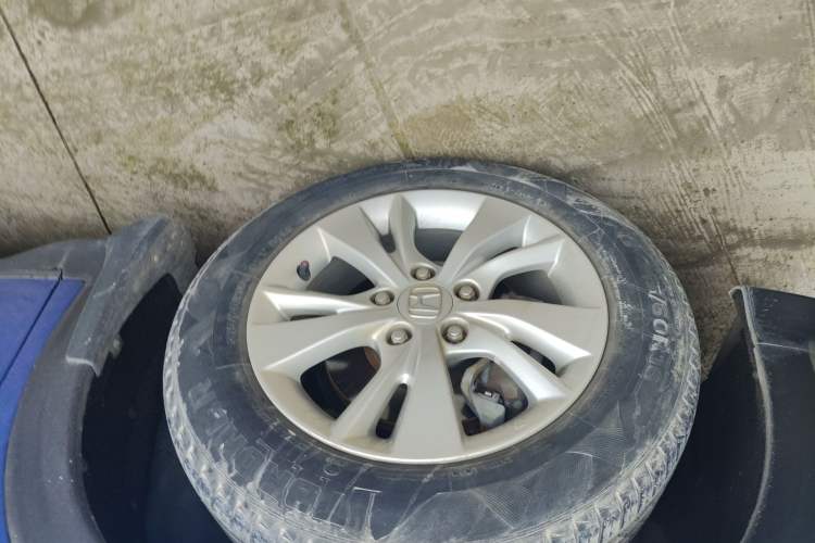 Used Honda Vezel 2015 1.5L CVT two-wheel drive Comfort trim Left Front Wheel Hub
