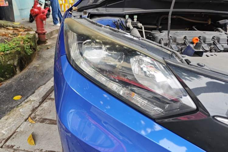 Used Honda Vezel 2015 1.8L CVT 2WD Luxury Model Right Front Headlight
