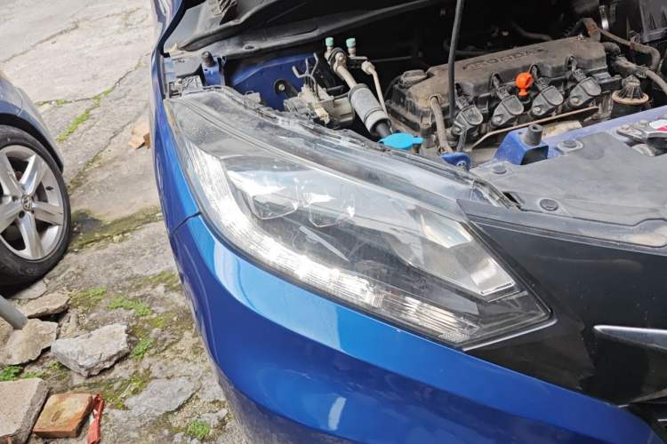 Used Honda Vezel 2015 1.8L CVT 2WD Luxury Model Right Front Headlight