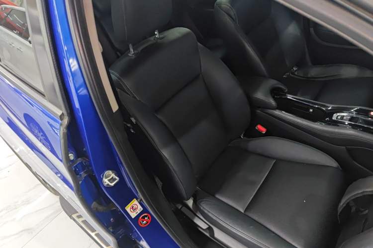 Used Honda Vezel 2015 1.8L CVT 2WD Luxury Model Right Front Seat
