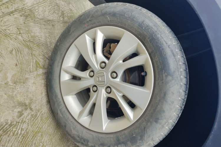 Used Honda Vezel 2015 1.5L CVT two-wheel drive Comfort trim Right Rear Wheel Hub